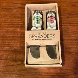 Boston Warehouse Bulldog Spreaders Set